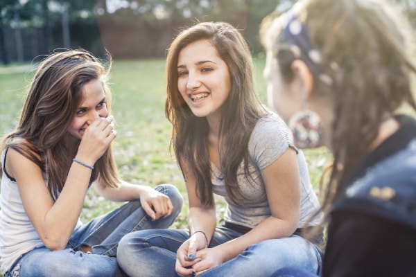 Mujeres sonriendo