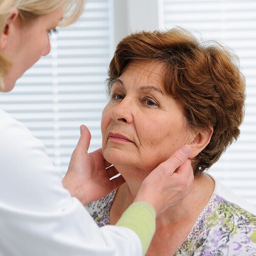 Mujer en el medico